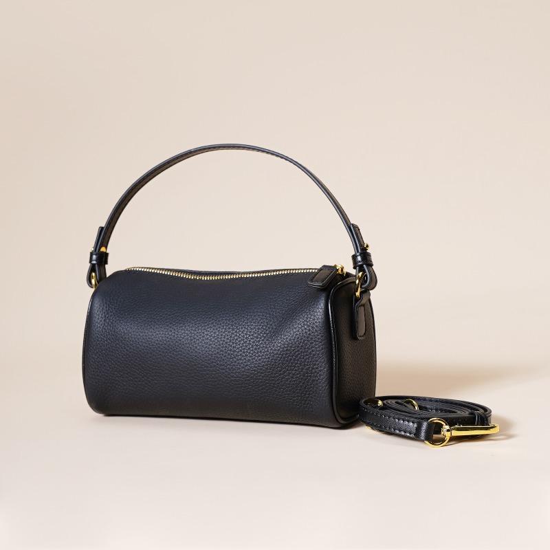 The first layer of cowhide leather women's bag has simple texture, underarm bag women's new popular versatile portable oblique span bag