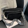 Cord Umhängetasche für Damen Crossbody Bauchtasche Lässige Hüfttasche mit verstellbarem Riemen für Reisen Laufen Ausflüge