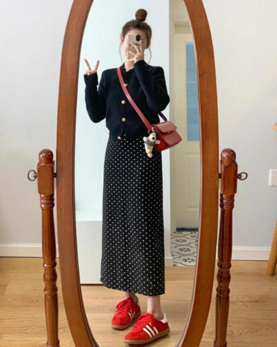 

Sweet & Spicy Polka Dot Skirt for Girls: Korean A-Line Midi, High-Waisted, Autumn/Winter Style, Casual & Elegant M чорний