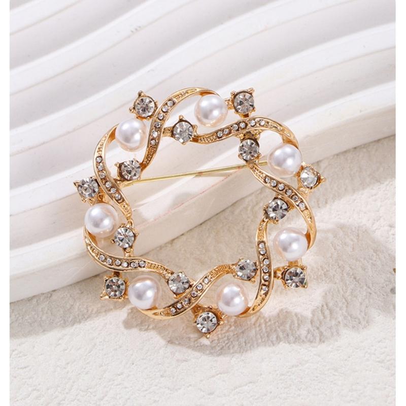 All-Matching Lapel Pins Fashoin Pearls Wreath Brooch Round Pins Elegant Badge Breastpin Decoration Clothes Accessories