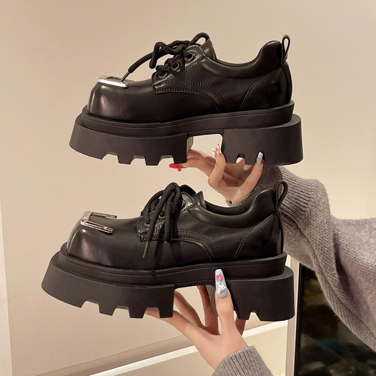 

Ретро 2025 осень тяжелая промышленность возвышающие лоферы женские новые квадратный носок британский стиль маленькие кожаные туфли полированные маффины женская обувь 40 чёрный