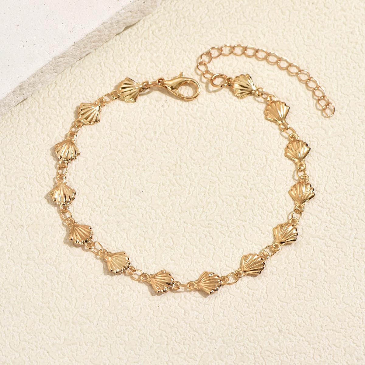 

Chic Gold Color Shell Shaped Link Bracelet Minimalist Beachy Chain Bracelet For Women Summer & Coastal Wear All Season