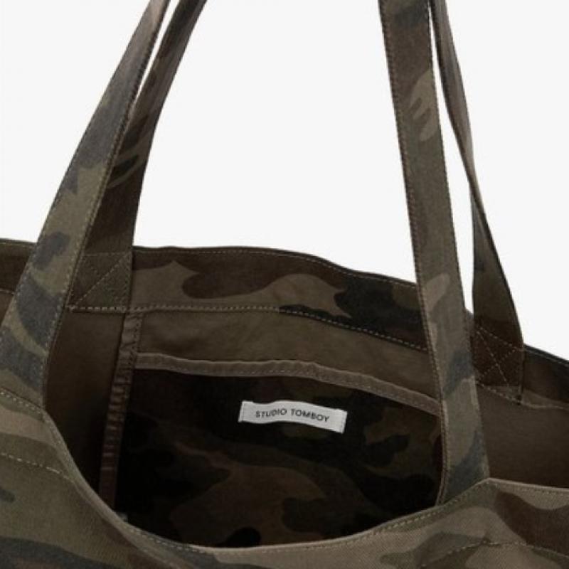 STUDIO TOMBOY Camouflage Pattern Graphic Shoulder Bag  9176270982ct 