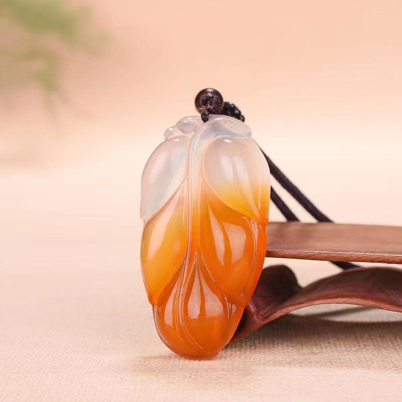 

Pendant Pretty Guanyin Buddha Ruyi White Floating Yellow Necklace 50CM