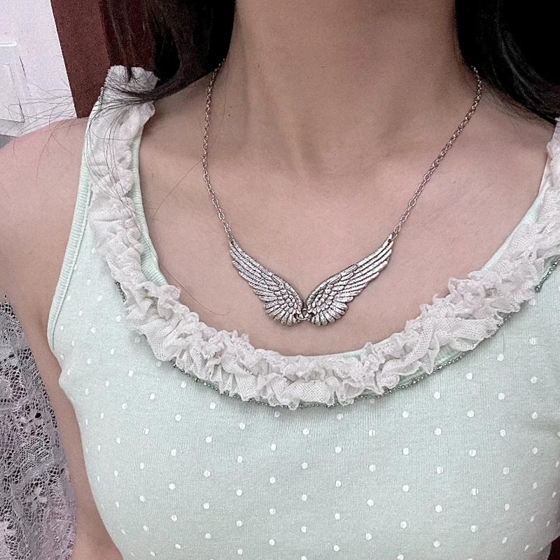 

Vintage Angel Wing Choker Feather Pendant Necklace for Women Goth Style Punk Metal Personalization Party Zircon Wedding Gift