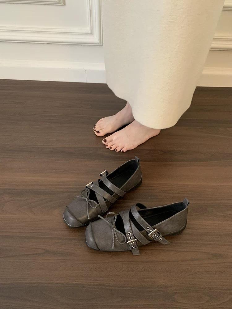 

Retro niche design shallow single shoes women s 2025 new versatile skirt ballet cross belt Mary Jane shoes 40 серый
