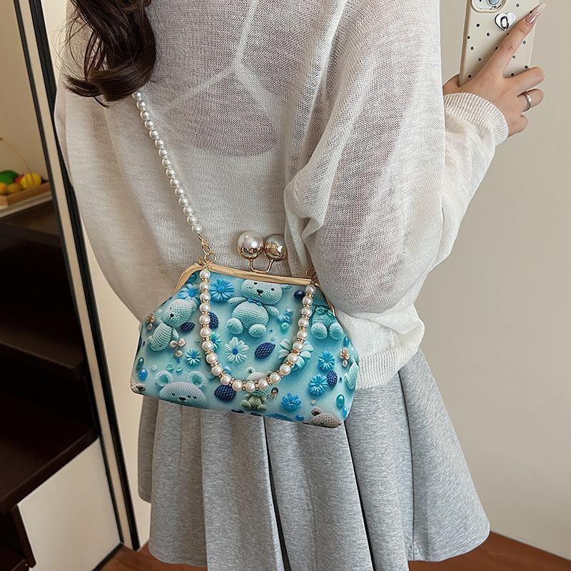 Niche Portable Small Bag Women's Summer New Pearl Chain Shoulder Bag Fashion Messenger Shell Bag