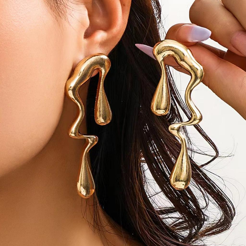 Irregular water droplets Metal stud earrings Atmospheric fashionable retro