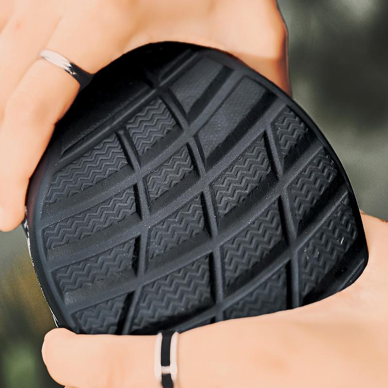 Fashion Hot Sale Men Outdoor Clogs Sandals Casual Shoes EVA Lightweight Sandles Man Colorful Shoes for Summer Beach Zapatillas Hombre