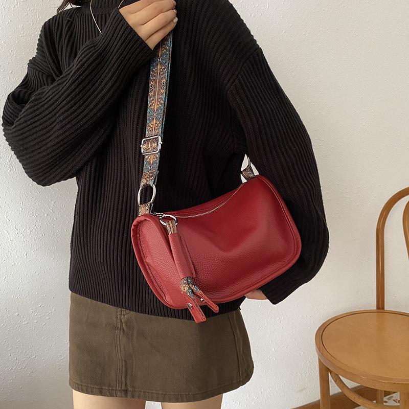 Genuine Leather Women's Crossbody Dumpling Bag - Large Capacity, Trendy Autumn/Winter Shoulder Bag