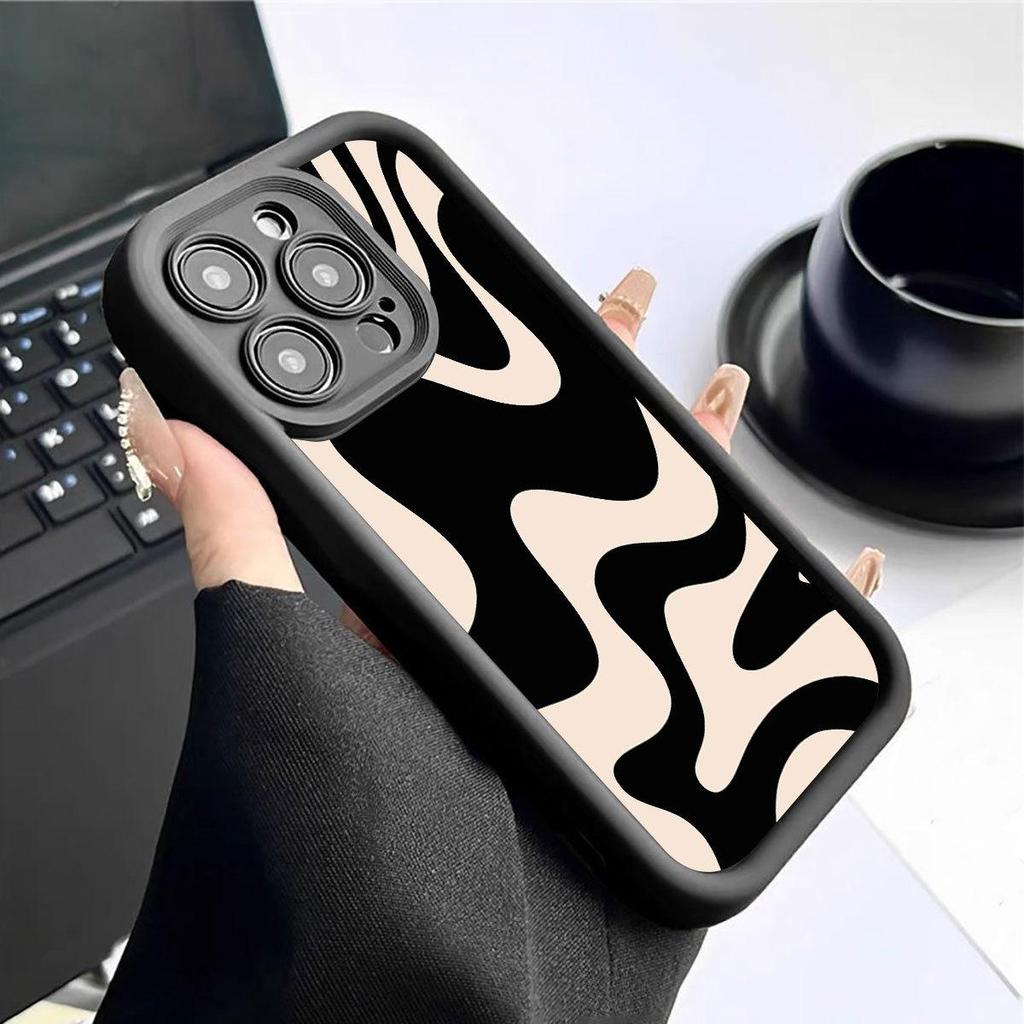 Black & White Groove Wave iPhone 15/16/17 Pro Max Protective Case
