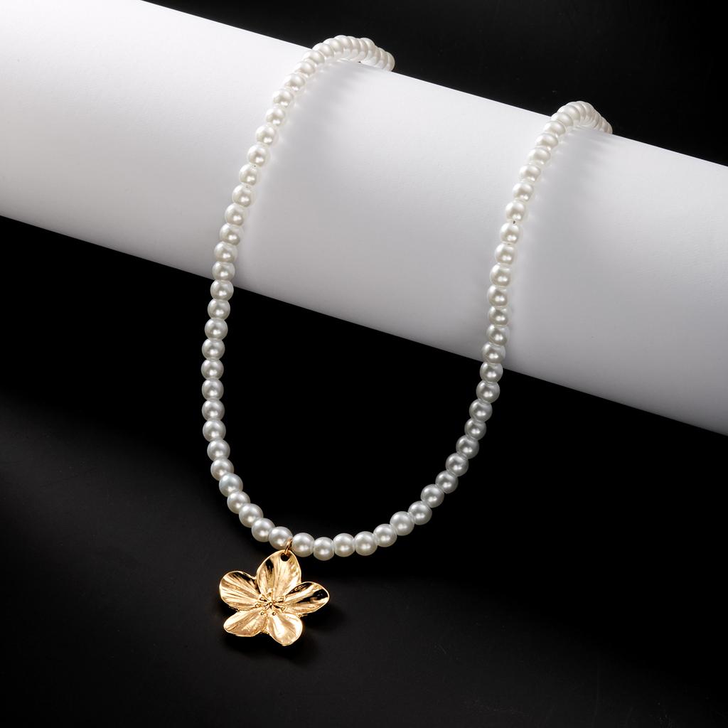 Fashion Romantic 5 Petal Flower Pendant Necklace for Women Delicate Gold Color Floral Chain Perfect Valentine Jewelry Gift