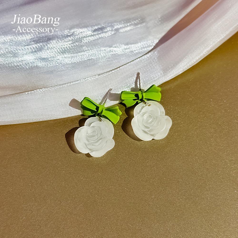 Elegant Zircon Flower and Pearl Stud Earrings - High-End Niche Design
