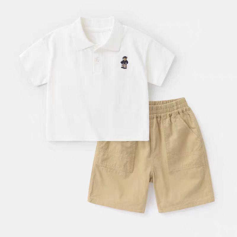 

Летний комплект из 2 предметов для мальчиков - Однотонная футболка-поло с коротким рукавом и принтом медведя + Повседневные шорты - Одежда по доступной цене - Размеры S-XXL L белый