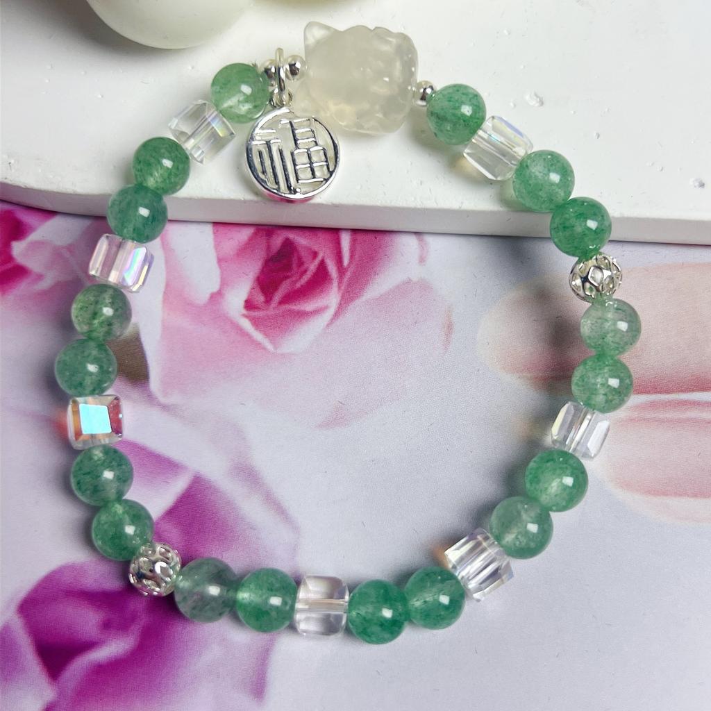 Natural Crystal Green Strawberry Crystal Bracelet Bangles Women Fashion Jewelry Accessories Gift