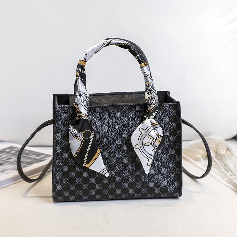 Guangzhou women's bag printed handbag autumn and winter new shoulder change mobile phone silk scarf bag