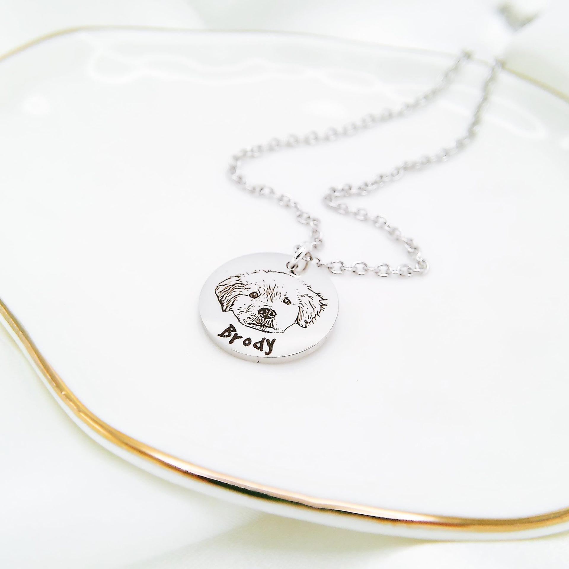 Cat and Dog Pattern Pet Necklace Stainless Steel Round Card Pendant Adjustable Chain Gold Round Card Pet Picture Necklace