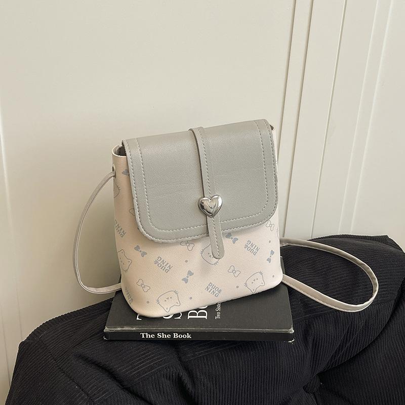 

Новая универсальная модная повседневная маленькая квадратная сумка 2025 года женская, для личности, милая девушка, модная, легкий темперамент, сумка-мессенджер серый