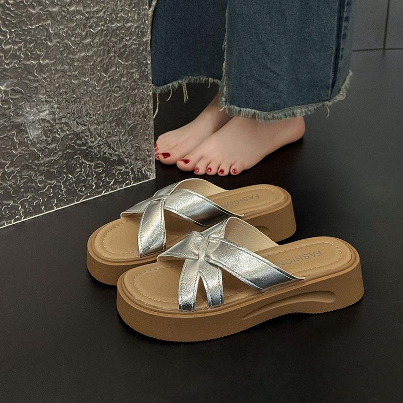 Internet celebrities popular thick bottom one-word drag women's summer wear 2025 new models with skirts French high-end popular sandals this year