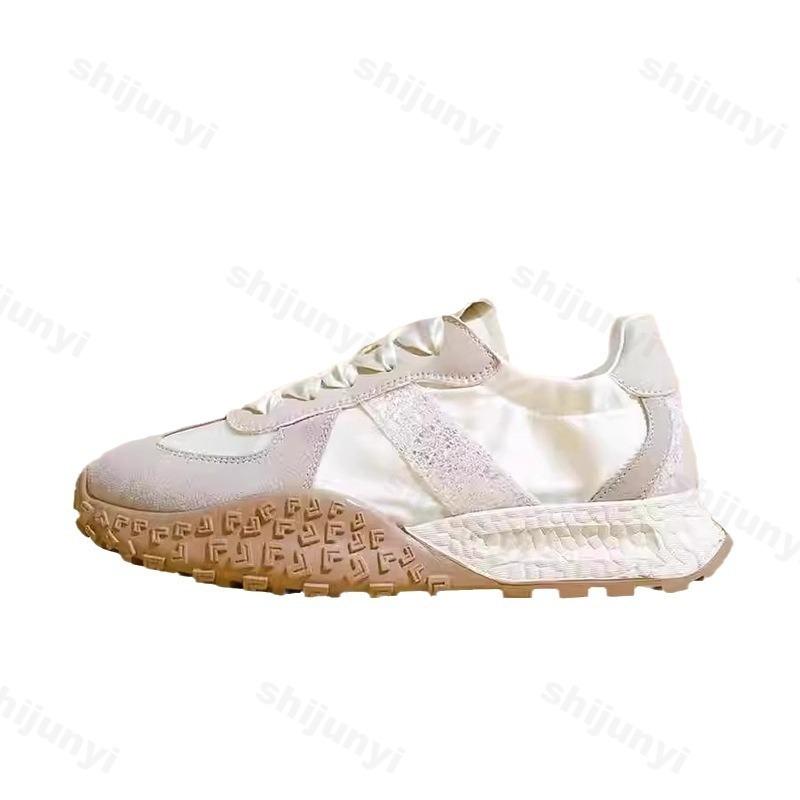 Fashion 2025 Spring Summer New Woman Sneakers Comfort Trend Silver Breathable Sports Leisure Shoes Versatile Designer Women Shoes