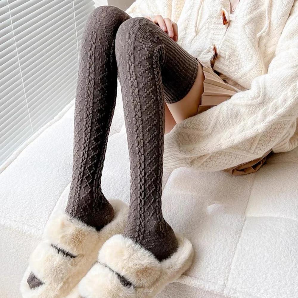 Women Classic Striped Knee High Socks Autumn Black White Gray Thicken Warm Thigh Socks Fashionable Comfortable Long Stockings