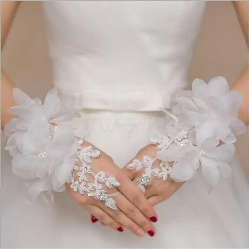 Elegant Beaded Lace Short Bridal Gloves Fingerless Wedding Gloves White Ivory Wedding Accessories Veu De Noiva for Women