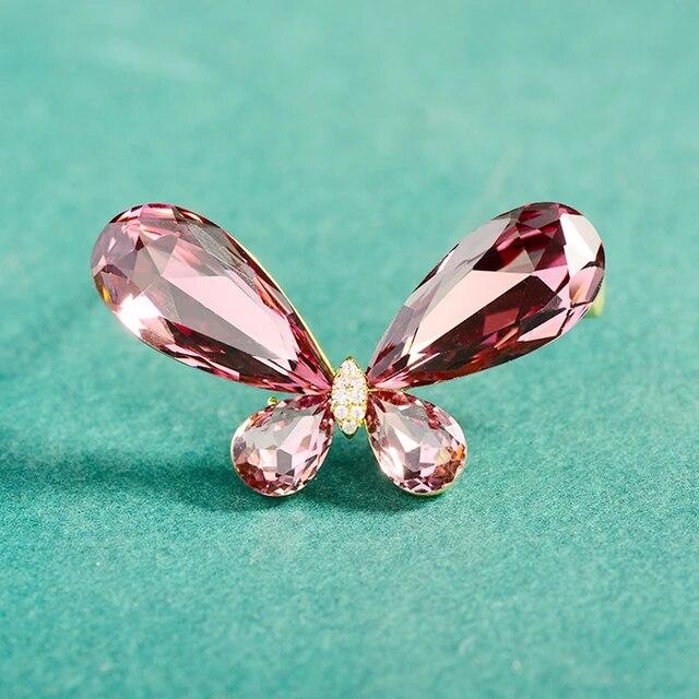 New Elegant Baroque Pearl Natural Shell Zircon Butterfly Brooches for Women Coat Clothing Accessories Pins Creative Corsage