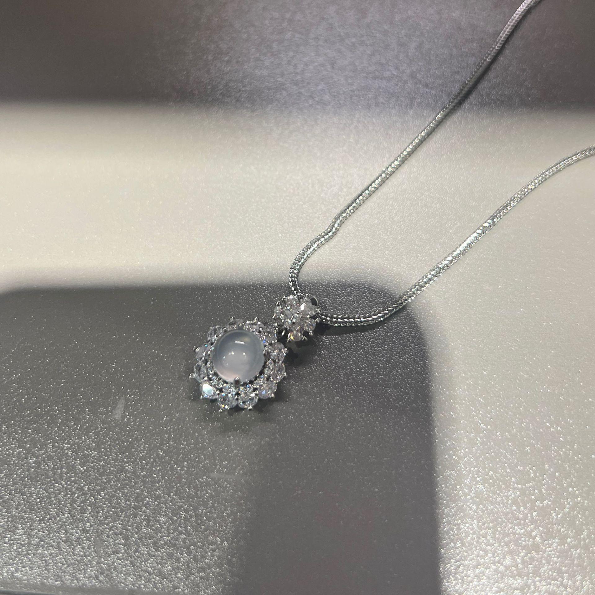 New Chinese Style~ High Ice Chalcedony Round Necklace Women S Full Diamond Inlaid Agate Pendant Princess Clavicle Chain