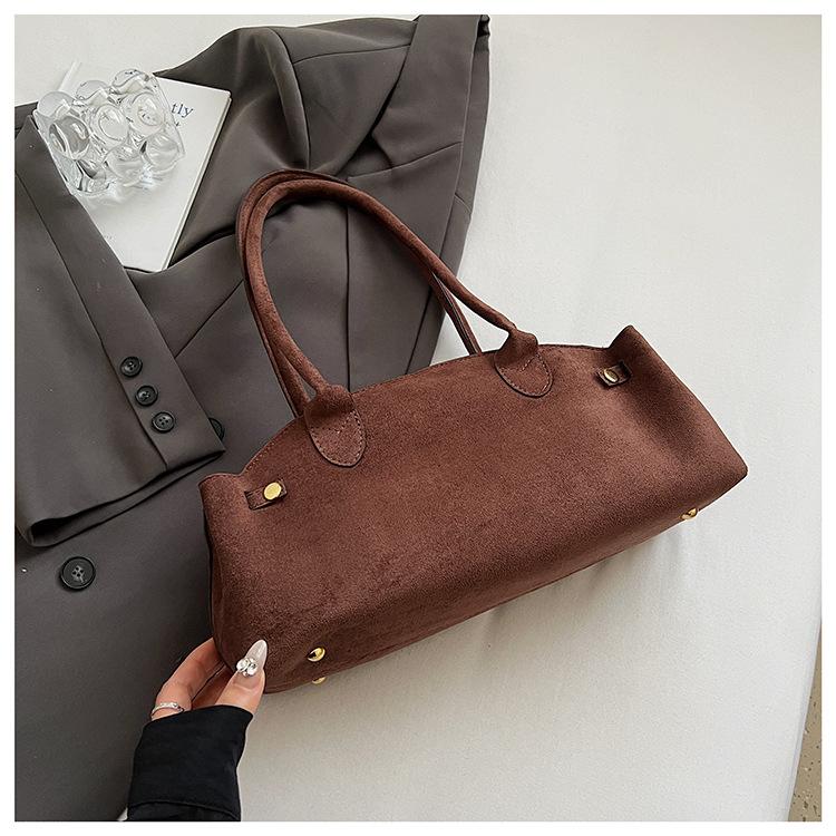 

2025 лето новая сумка для通勤 большая вместимость девушки мода универсальная на плечо подмышку сумка высококлассная сумочка