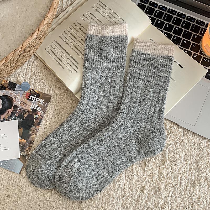 Korean Style Ribbed Color Block Mid-Calf Socks - Autumn/Winter Warmth, Retro Forest Academy Look