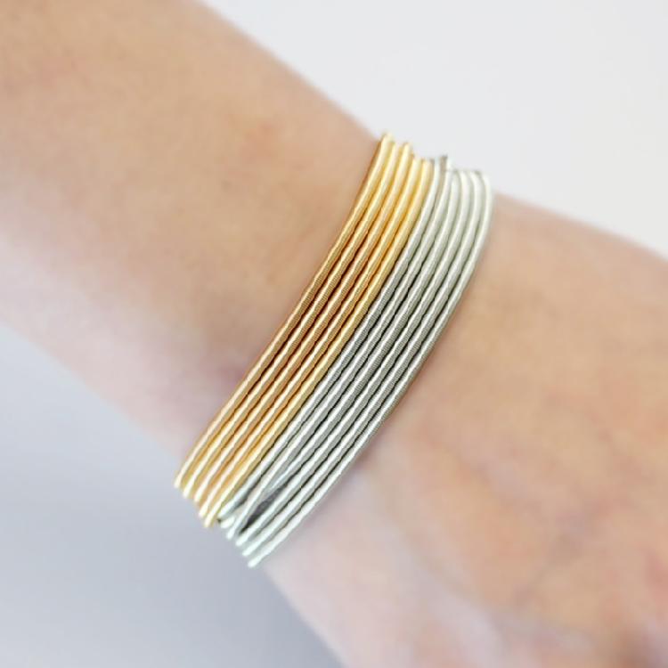 Infällbar Armband Kolstål Trådarmband Smycken Fjäderarmband Spolset
