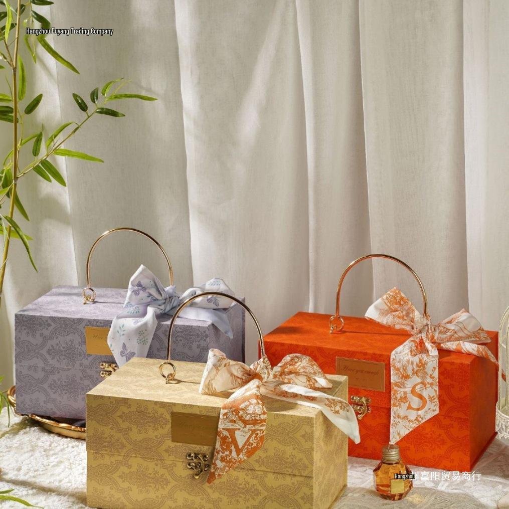 Red Wedding Favor Box with Silk Flower for Bridesmaids and Groomsmen