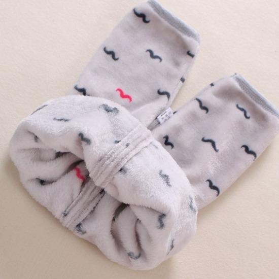 طقم ملابس بيجامة دافئة مكون من قطعتين من المخمل المرجاني للخريف والشتاء