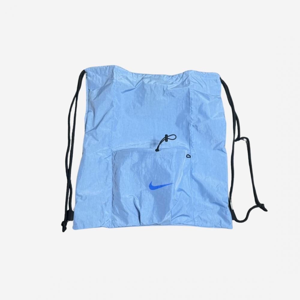 

Спортивный мешок в честь годовщины открытия Nike Gangnam