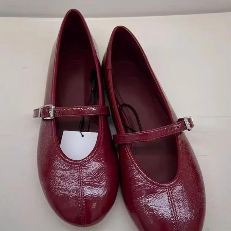Fashion Comfortable Lightweight Soft Leather Ballet Flats Women Fashion Red Round Toe Belt Buckle Brand Design Shoes Elegant Casual Shoe