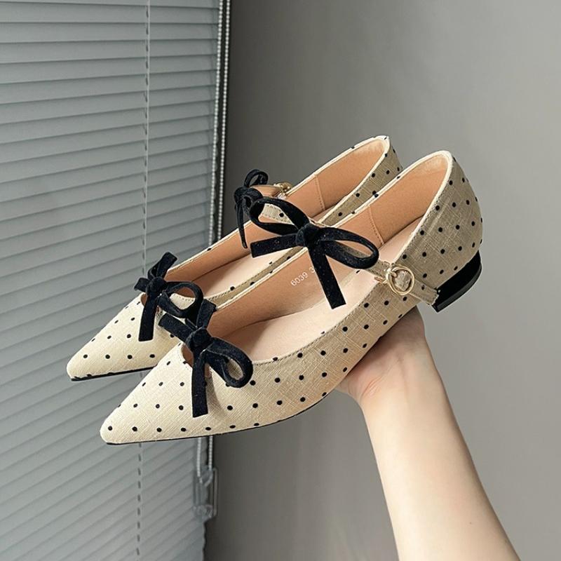 Mode Niedliche Schleife Doppelschnalle Niedriger Absatz Pumps Damenmode Gepunktete Spitze Designer Schuhe Komfort Weiche Sohle Pendler Büro Schuhe