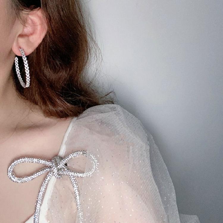 Elegant Diamond Embellished Bowknot Brooch Unique Collar Pin for Fashion Lovers