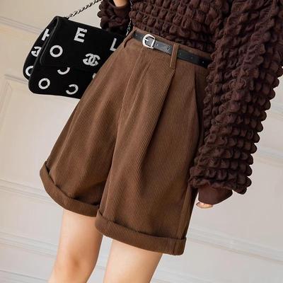 Na dół (odzież damska) – Spodenki