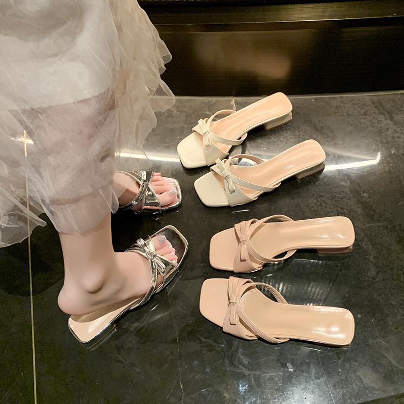 Gentle fairy wind cool slippers female summer wear 2025 new bow open-toed sandals square head low-heeled slippers