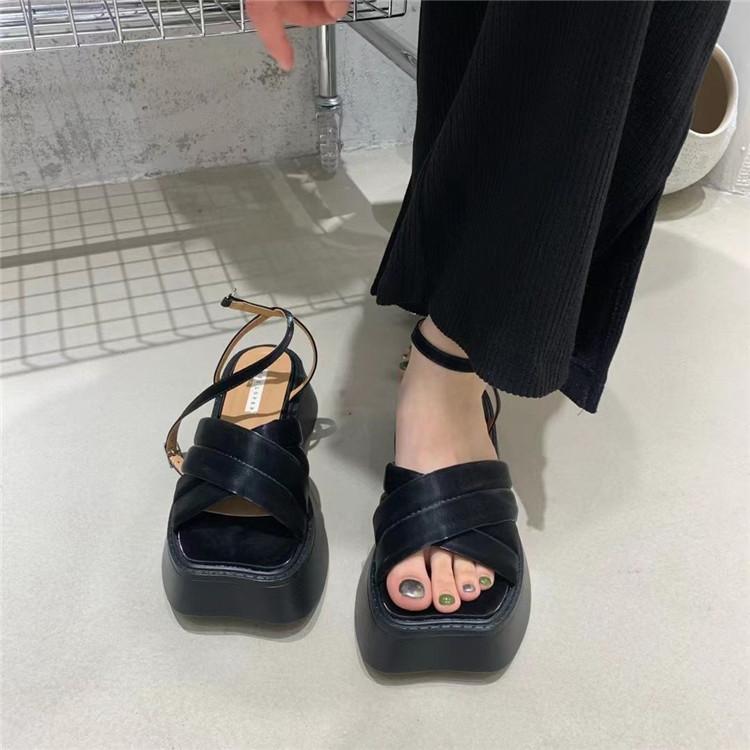 

2024 новые летние сандалии женские босоножки с открытым носком квадратный носок танкетка повседневная обувь женские повседневные сандалии с пряжкой на толстой подошве женские 39 чёрный