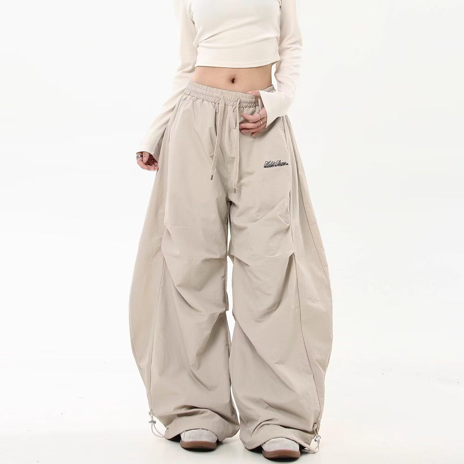 

American retro oversize pleated paratrooper overalls women s waterproof lazy wind loose wide-leg scimitar pants 3XL абрикосовий