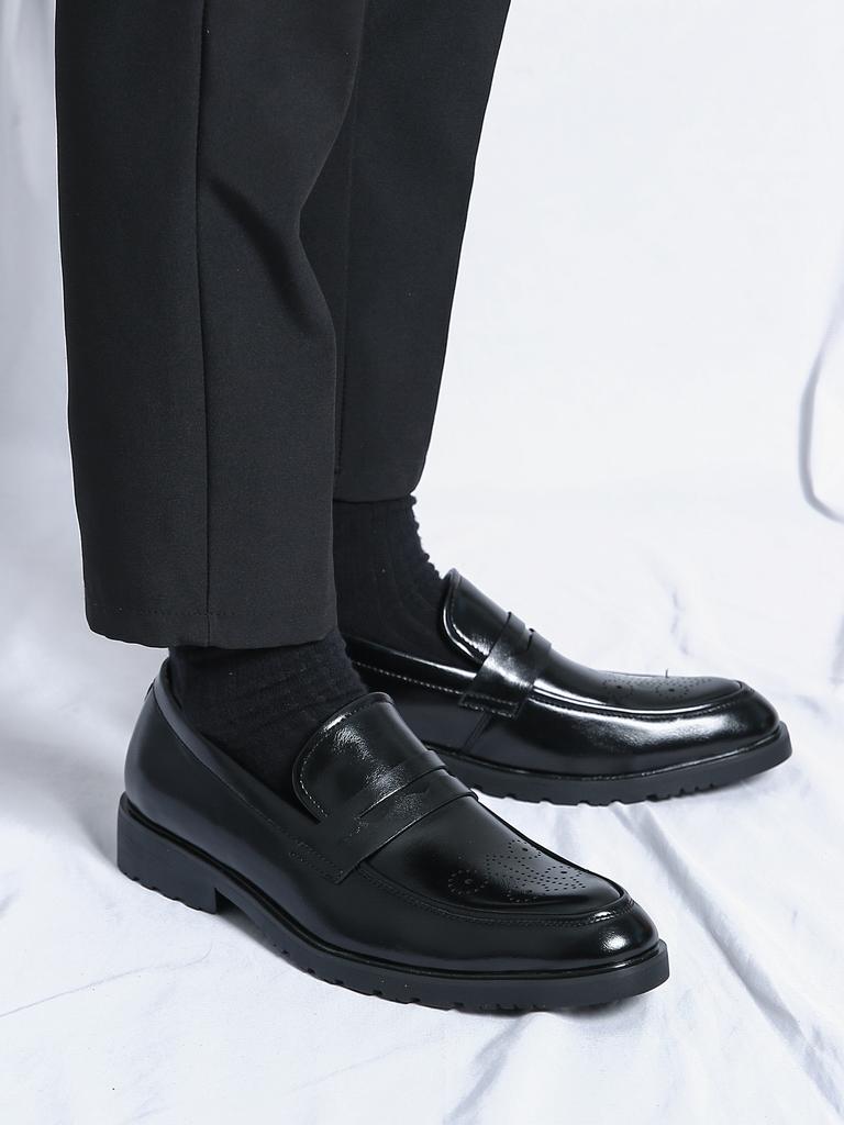2024 Summer New Mens Classic Business Casual Loafers Brogue Carving Evening Dinner Men Dress Slip-ON Leather Shoes Fashion Black
