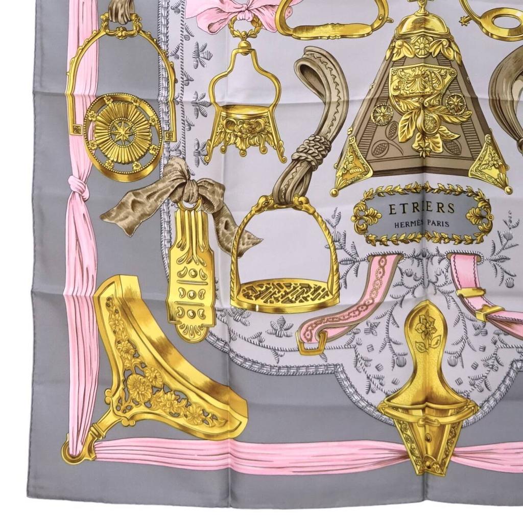 [USED]unused Hermes Carre ETRIERS Stirrup Equestrian Equipment Authentic, Scarf, 90, Design, Pattern, Pattern, Gray, Gold, Pink.