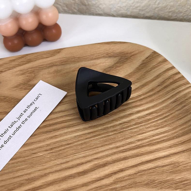 

UXSL Новые простые матовые треугольные заколки-крабы для волос для женщины, девушки, зажим для высокого хвоста, фиксированные шпильки, зажим-краб, модные аксессуары для волос