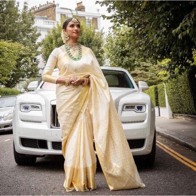 

Женское сари из мягкого шелка личи Banarasi с блузкой