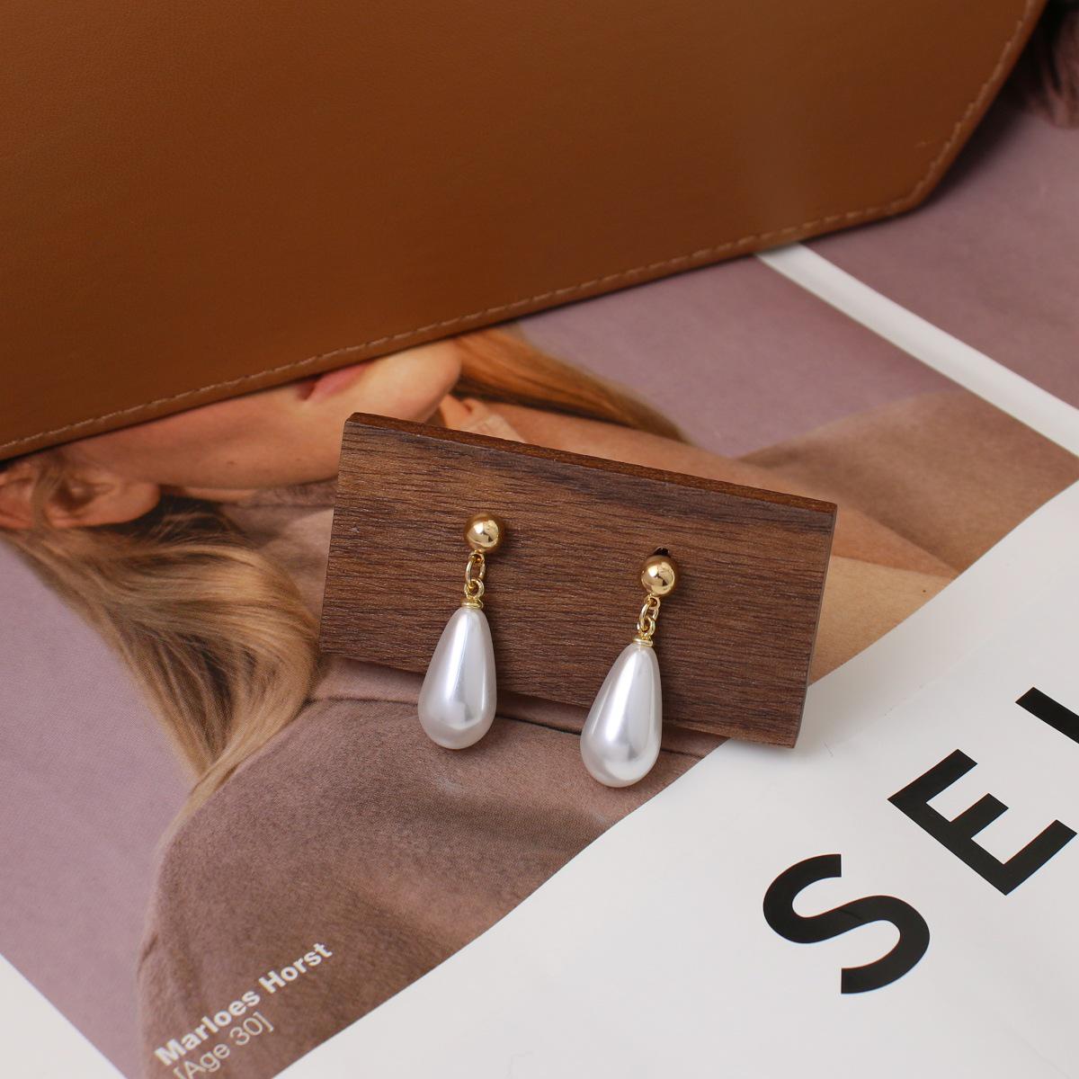 Элегантные серьги-гвоздики с жемчугом в форме капли воды - Французский ретро-стиль