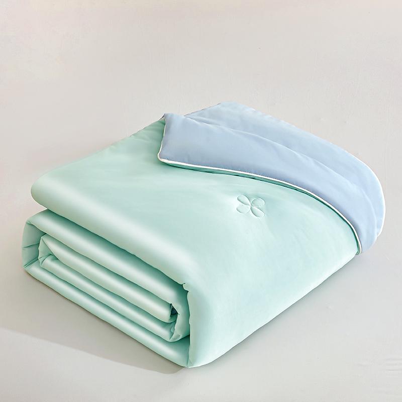 Cooling Blanket Soft Lightweight Summer Quilt Air Condition Comforter Solid Cool Blanket Soft Cooling Bed Quilt for Night Sweats