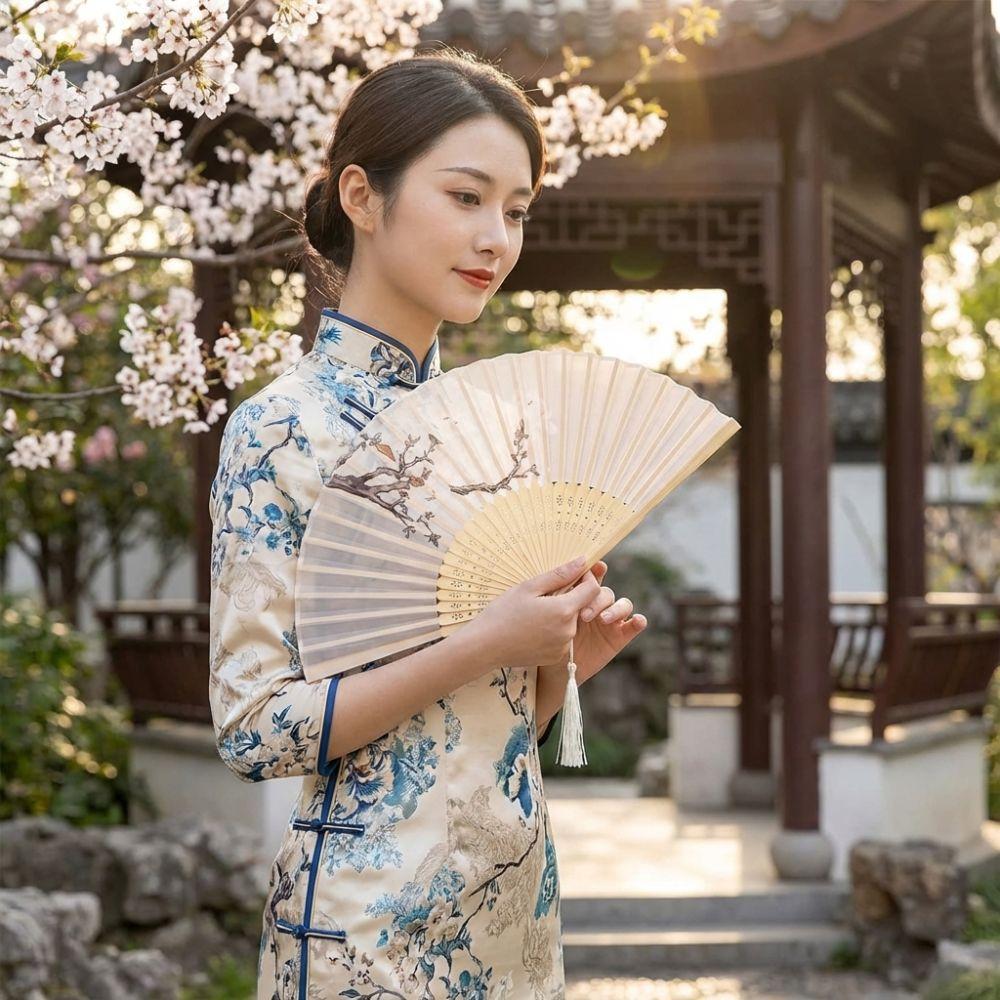 Bambusrahmen Traditioneller Tanzfächer Magnolienmuster Chinesischer Stil Fächer Dekorativer Fächer Foto Requisiten