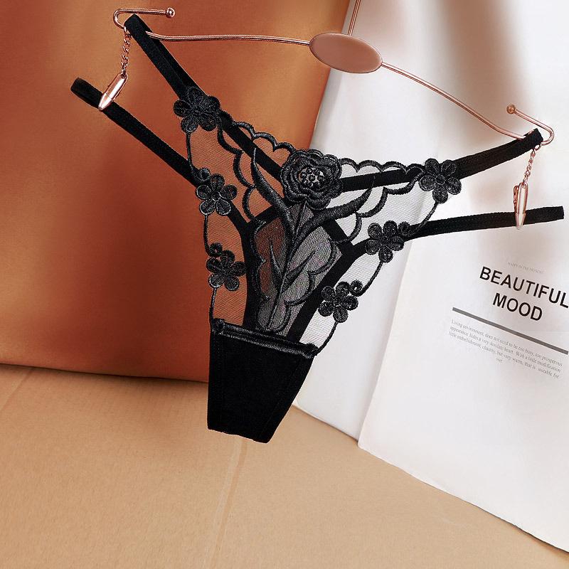 Комплект стрінгів з вирізом у промежині та швидким розстібанням - Пристрасна білизна для веселих ночей