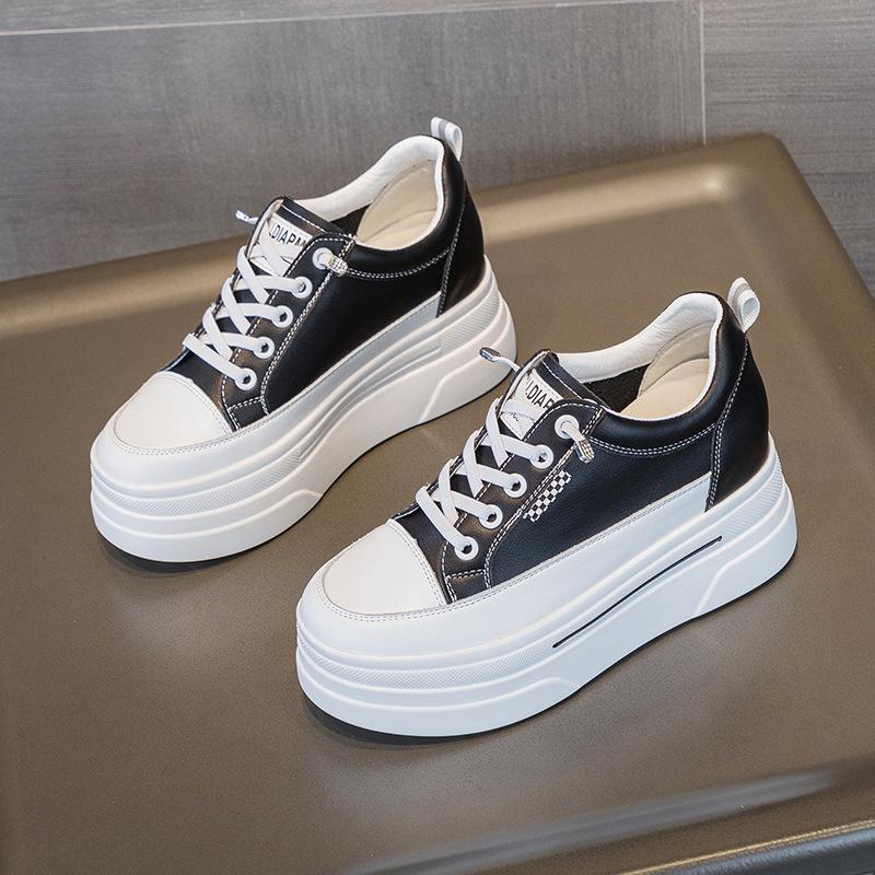 Herbst und Winter kleine dicke Sohle Innenhöhe erhöhend lässige kleine weiße Schuhe Damen Keilabsatz Low-Top Schnürsenkelfrei vielseitige Damenschuhe